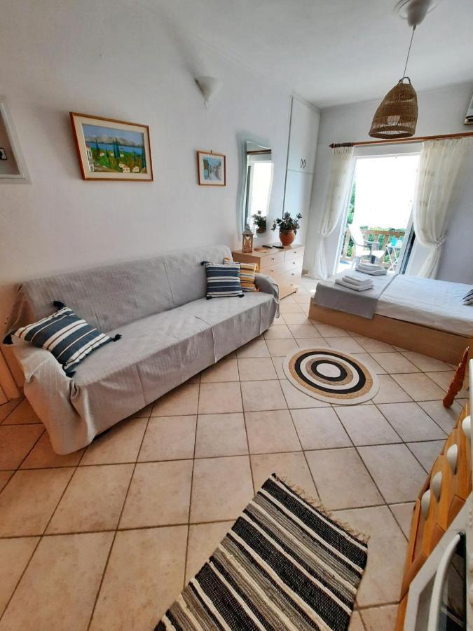 Beautiful Seaside Studio Akrata Exteriör bild